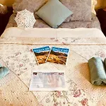Treasure Box Retreat 3* Clifden