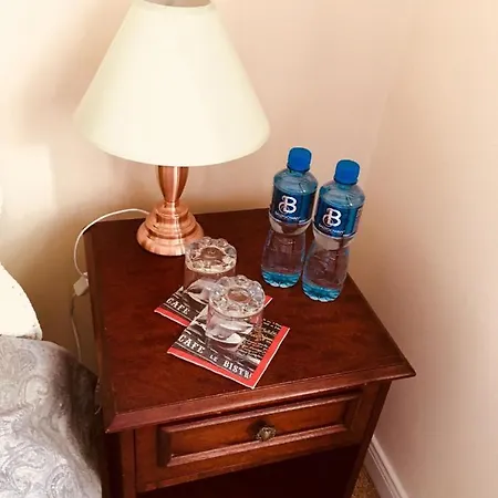 Bed & Breakfast Treasure Box Retreat Clifden