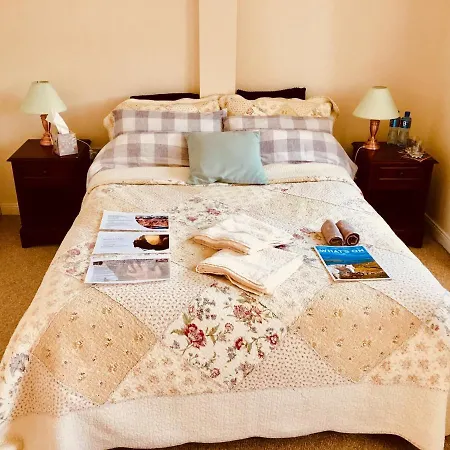 Treasure Box Retreat Couette-café