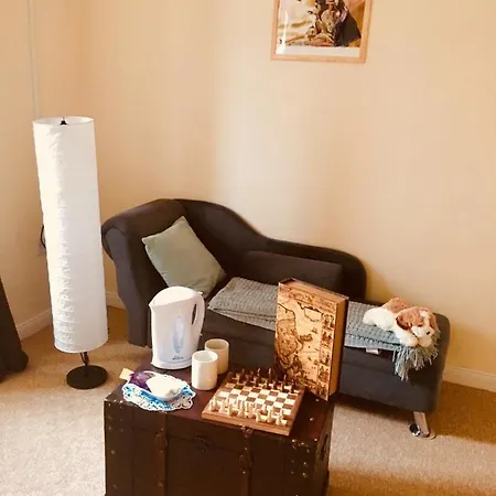 Treasure Box Retreat 3* קליפדן